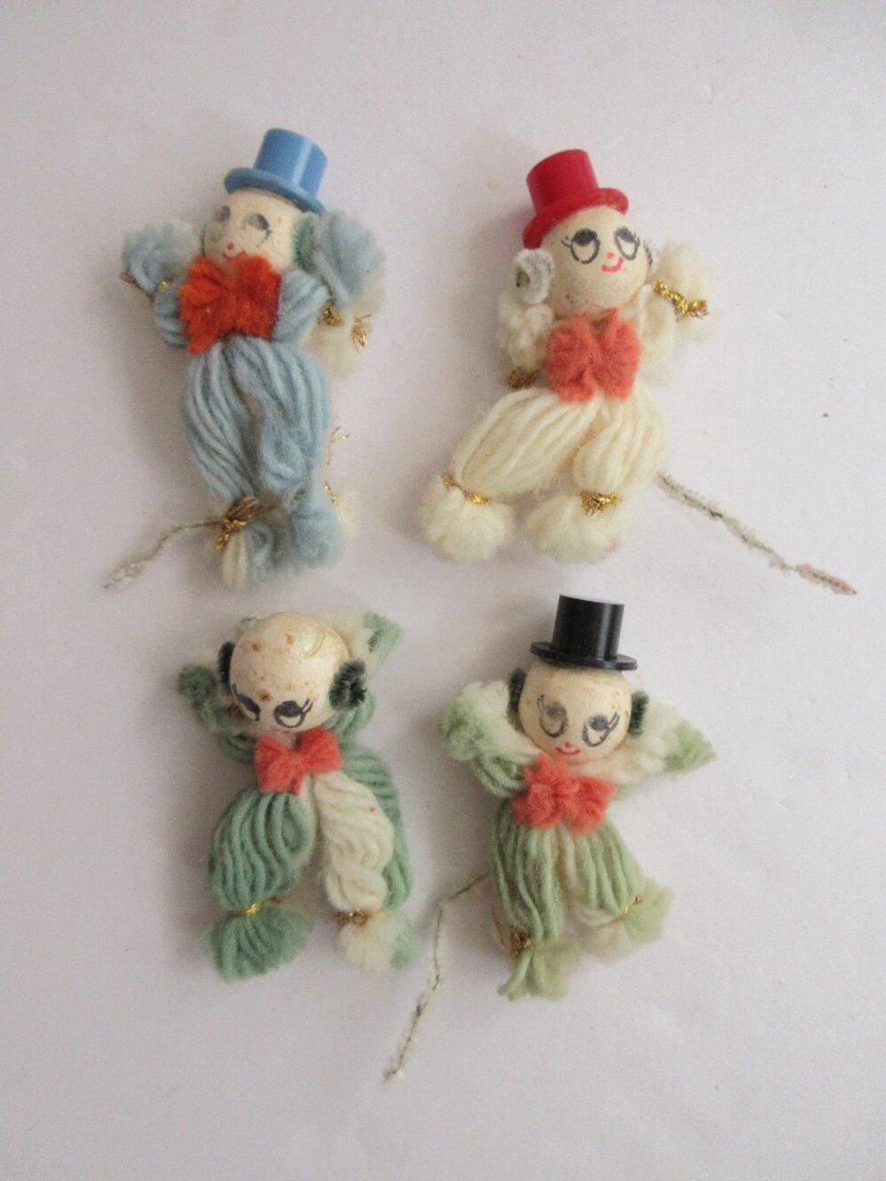 4 Christmas Pipe Cleaner Spun Cotton Head Yarn Top Hat Snowman Package Ties Vtg